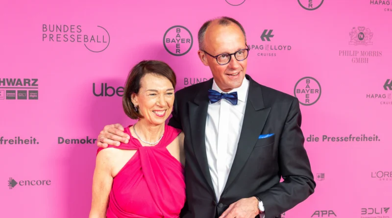 Constanze Merz: Die Chirurgin hinter dem bekannten Namen – Biografie und Karriere