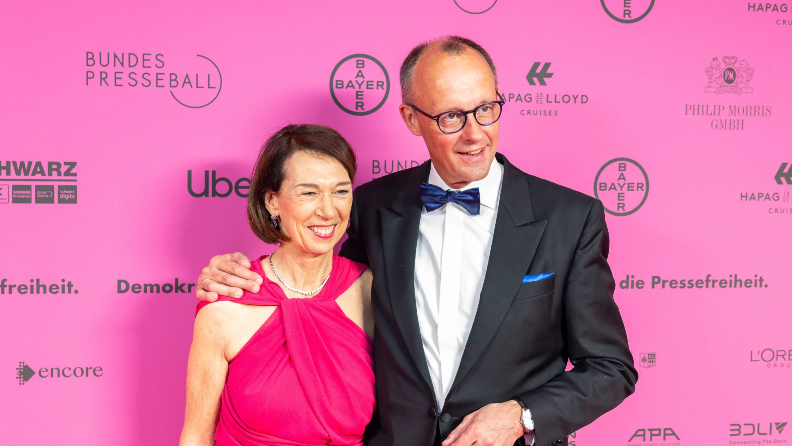 Constanze Merz: Die Chirurgin hinter dem bekannten Namen – Biografie und Karriere